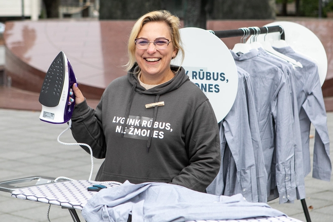 Ragina lyginti marškinius, o ne žmones: kelio į darbo rinką negali užkirsti praeitis