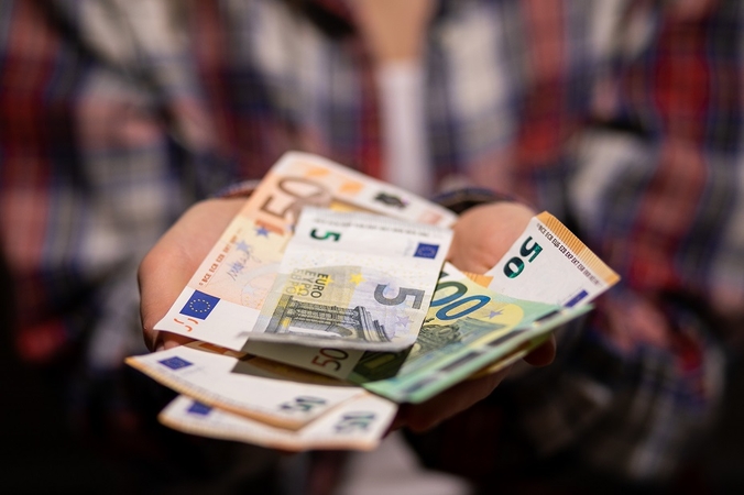 Didėja pensijos ir socialinės išmokos: kada jos pasieks šalies gyventojus?