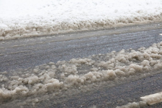 Kelininkai: naktį eismo sąlygas sunkins plikledis, lijundra ir mišrūs krituliai