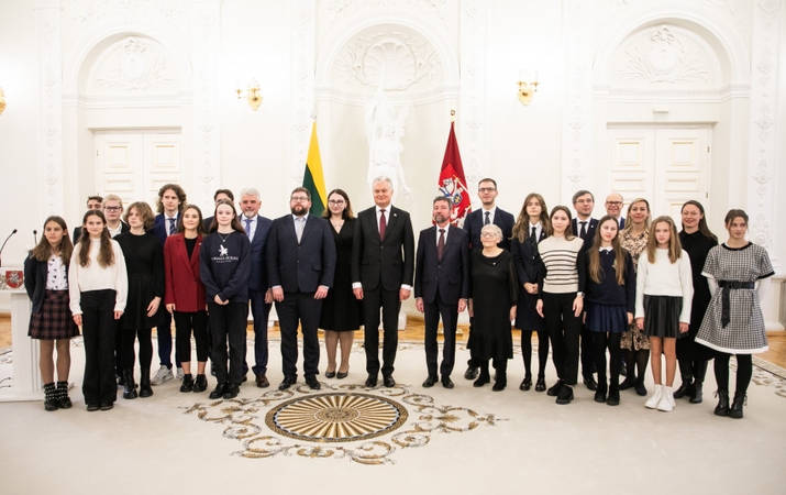 Apdovanoti Konstitucijos egzamino nugalėtojai