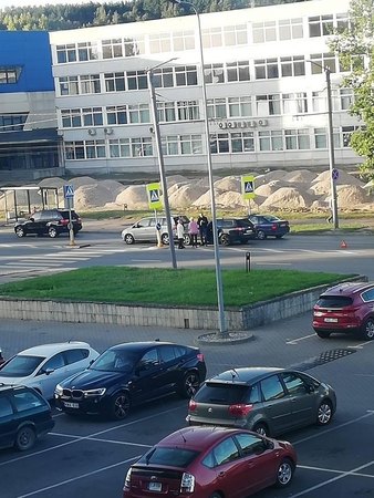 Vilijampolėje gatvės nepasidalijo du lengvieji automobiliai