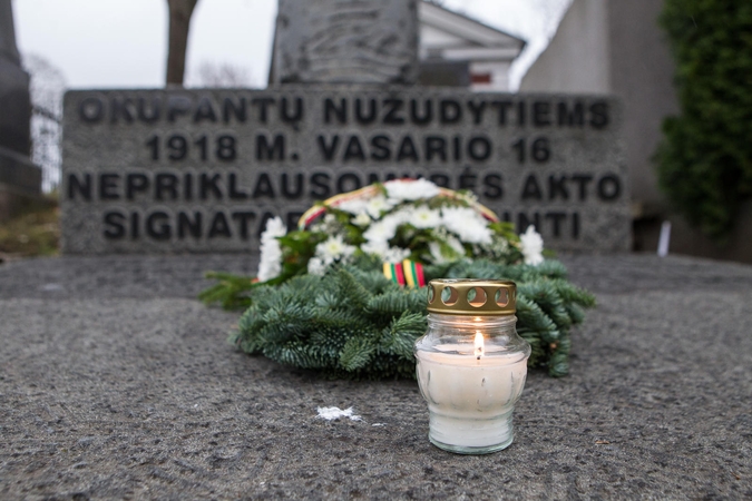 Okupacinius režimus vertinanti tarptautinė komisija grasina atsistatydinti