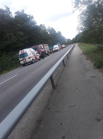 Kauno rajone automobiliui nuvažiavus nuo kelio žuvo moteris