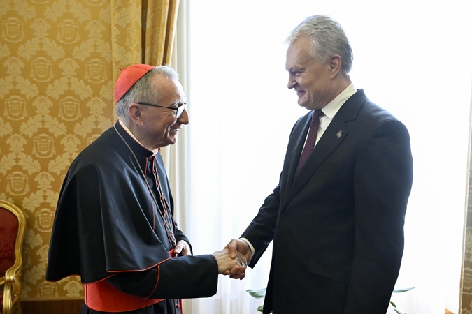 Nausėda Vatikane susitiko su valstybės sekretoriumi: aptarė ir paramą Ukrainai