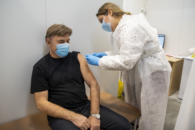 Daugiau nei tūkstantis VDU darbuotojų gavo pirmąjį COVID-19 skiepą, dauguma dirba nuotoliniu būdu