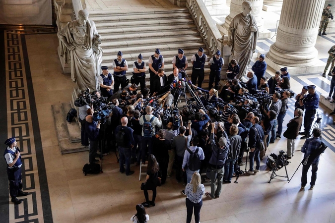 Prancūzijos parlamentas priėmė kontroversišką imigracijos įstatymą  