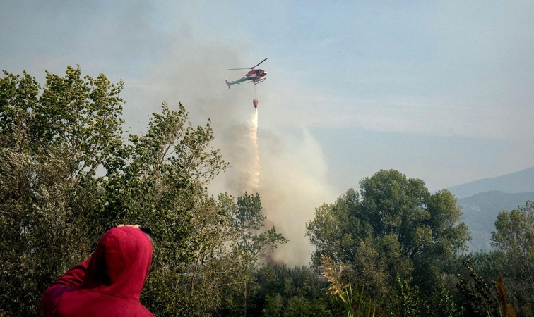 Toskanoje dėl didžiulio gaisro evakuoti šimtai žmonių