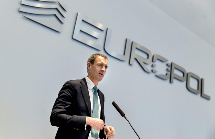 Europoje per reidus suimti dešimtys prekeivių žmonėmis