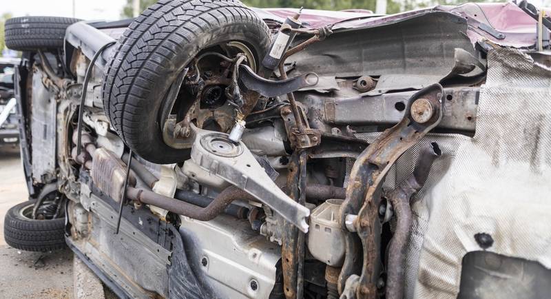 Kauno rajone automobilis nuvažiavo nuo kelio: sužaloti keturi žmonės