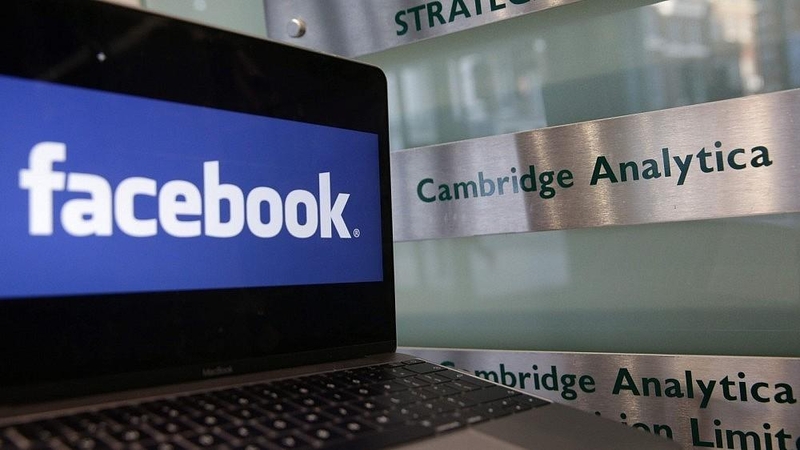 „Cambridge Analytica“ pateikė JAV prašymą dėl bankroto bylos iškėlimo