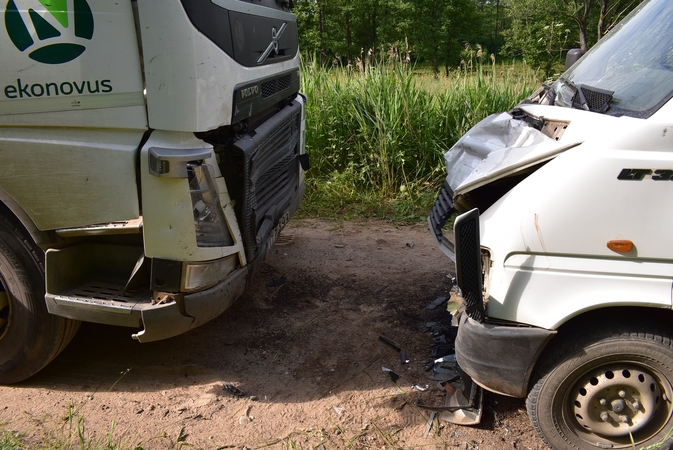 Per avariją žuvo moteris: policija ieško eismo įvykį mačiusių asmenų