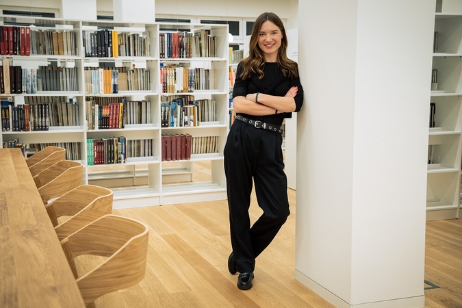 Išbandė: interjerą kūrusi L. Čijunskaitė pati įsitikino, kad dabar būti „Ąžuolyno“ bibliotekos skaitytoju, – patogu ir gera.