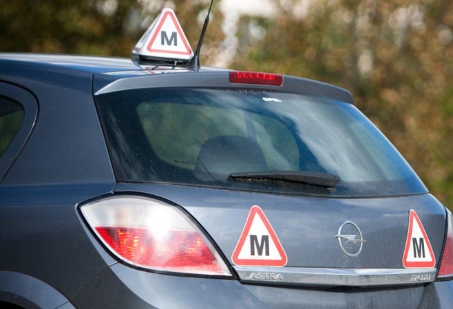 Mokomieji automobiliai gatvėse: įvardino kritines klaidas, lemiančias avarijas