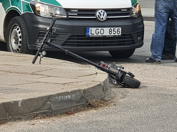 Nelaimės: Klaipėdoje į ligonines nugabenti du žmonės dėl traumų – dešimtmetis dviratininkas ir paspirtuko vairuotoja.