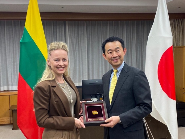Lietuva ir Japonija sutarė stiprinti bendradarbiavimą gynybos srityje