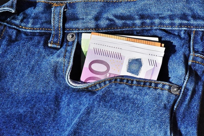 Viešbutyje sumušta ir apiplėšta moteris