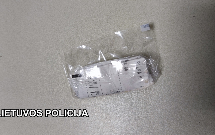 Jauna narkotikų prekeivė atsidūrė už grotų