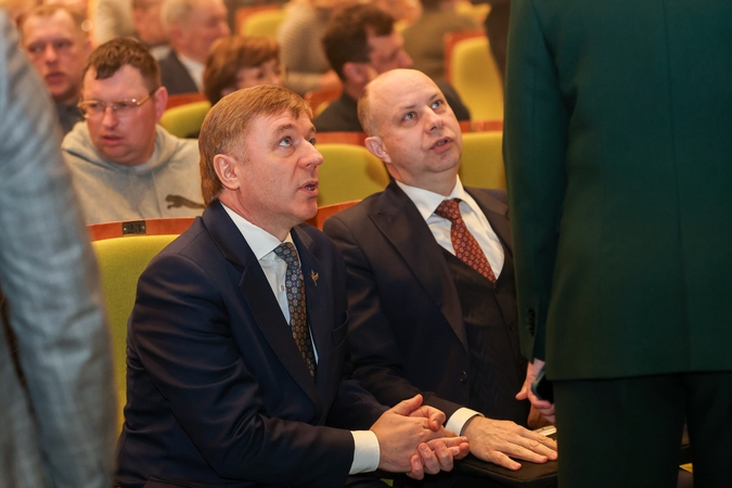 Ramūnas Karbauskis (kairėje) ir Aurelijus Veryga