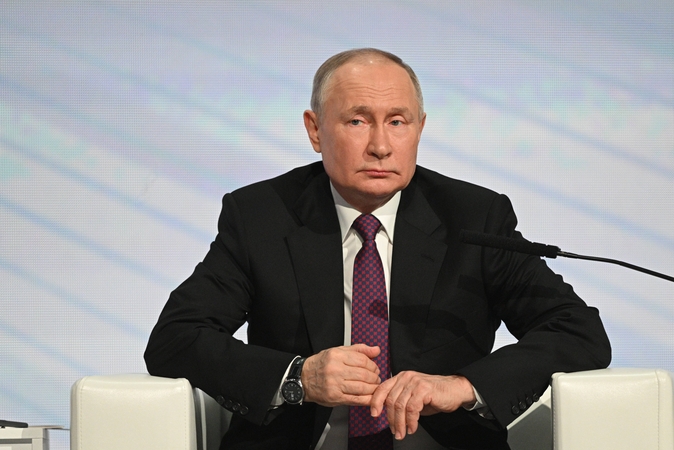V. Putinas įspėjo apie problemas su Suomija, neigė NATO šalių puolimo tikimybę