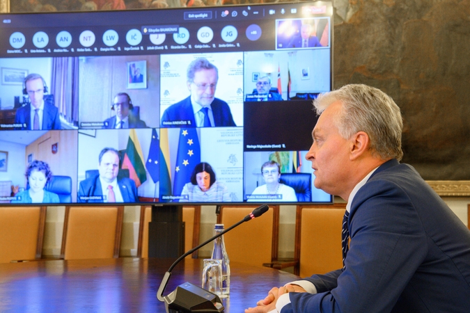 G. Nausėda susitikime su Lietuvos ambasadoriais aptarė Baltarusiją