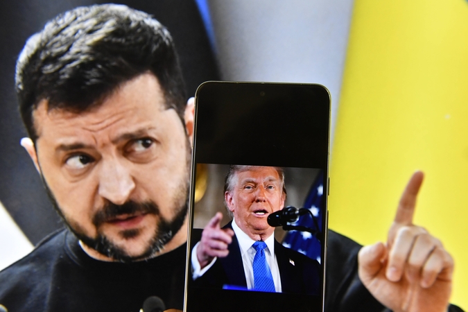 Volodymyras Zelenskis (kairėje) ir Donaldas Trumpas