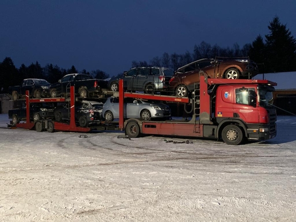 Valstybinių miškų urėdija Ukrainai perduoda 131 transporto priemonę