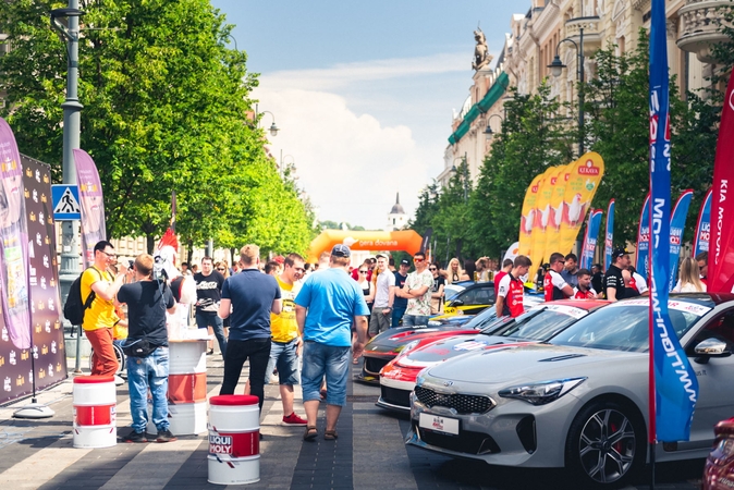 Praskleista „Aurum 1006 km lenktynių“ uždanga