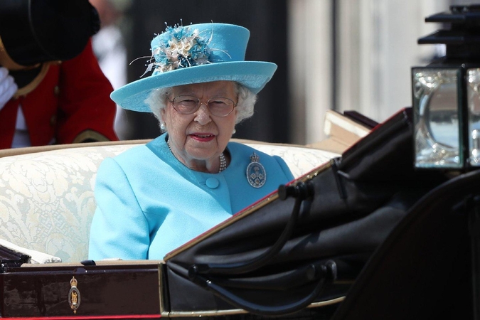 Apklausa: britams vis priimtinesnė autoritarinio lyderio idėja 