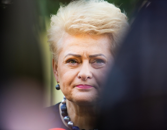 Prezidentė: lėtėjanti ekonomika reikalauja sprendimų