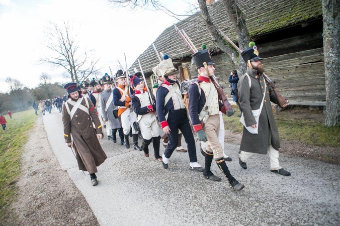 Rumšiškės virto mūšio lauku: Napoleono patrankos paskandino muziejų dūmuose