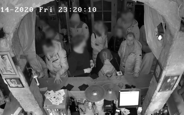 Klaipėdos pareigūnai prašo atpažinti nuotraukose matomą vyrą