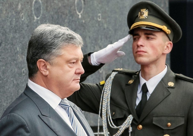 P. Porošenka sulaukė kritikos dėl neteisėtų kariuomenės pirkimų sandorių