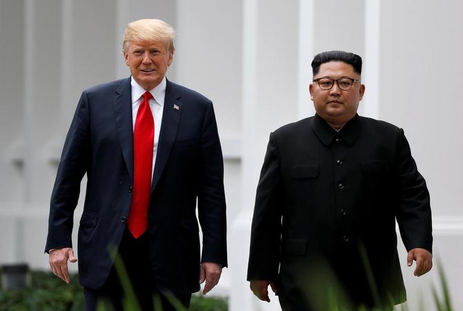 D. Trumpas: Kim Jong Unas turi padaryti reikšmingą gestą, kad atšauktų sankcijas