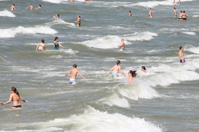 Atmintinė pramogaujantiems prie vandens: ką daryti nelaimės atveju?