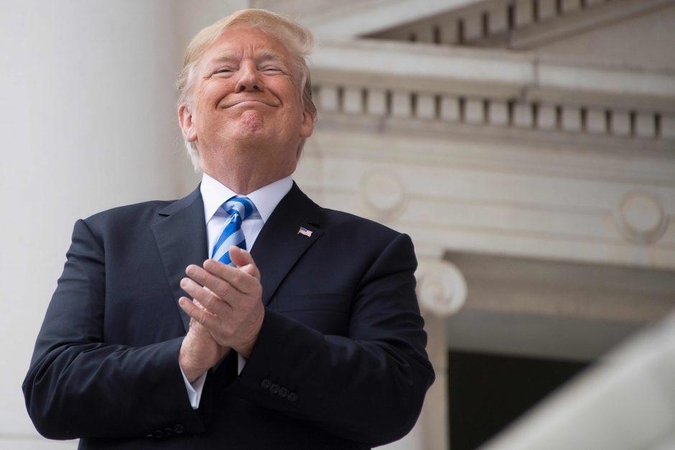 Baltieji rūmai: D. Trumpas siejo pagalbą Ukrainai su jam parankiu tyrimu