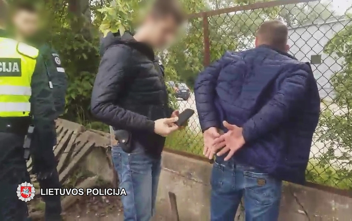 Įkliuvo sukčiai, bandę iš senolio atimti tūkstantinę sumą