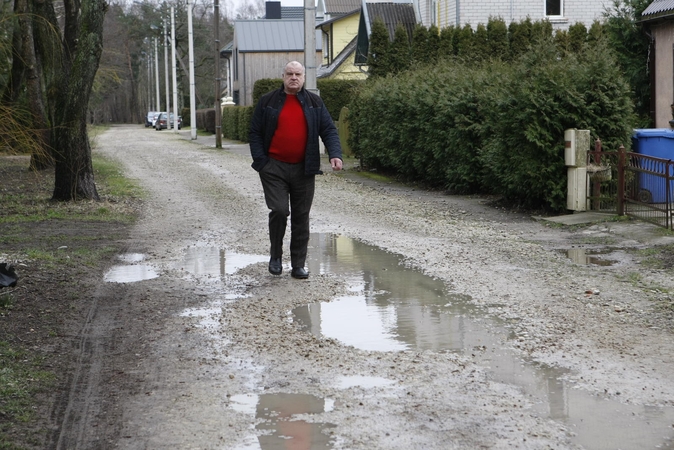 Giruliškiai – lyg užribyje: netvarkomi keliai, gatvės skendi po vandeniu