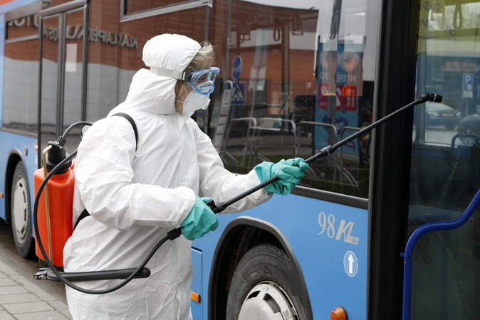 Klaipėdiečiai domisi, kodėl miesto autobusai karantino metu kursuoja pustuščiai?