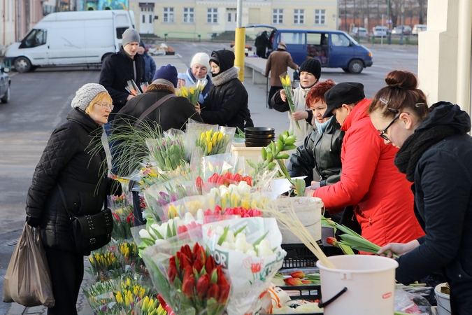 Uostamiestį užplūs gėlių pardavėjai