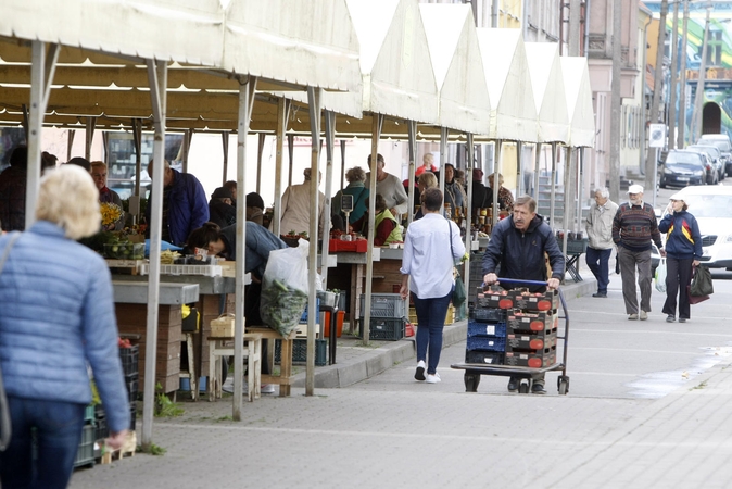 Prekeivius kausto nežinomybė: senasis turgus miršta?