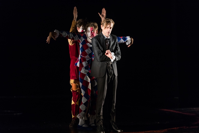 Teatras – melo tvirtovė ar tiesos užuovėja?