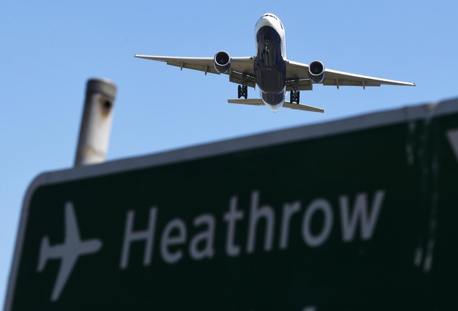 Britų parlamentas balsavo už Londono Hitrou oro uosto plėtrą