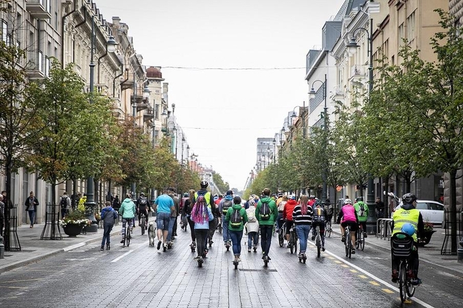 Vilnius kvietė į miesto žygį – dviračiais, paspirtukais, viešuoju transportu