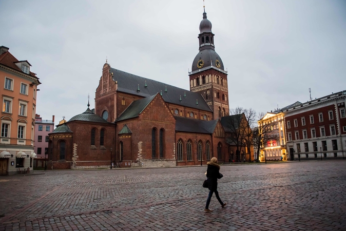 Latvijoje išaiškinti 666 nauji COVID-19 atvejai, 16 žmonių mirė