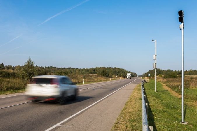 Pažeidėjams artėja sunkūs laikai: bus daugiau matuoklių, kurie fiksuoja ne tik greitį