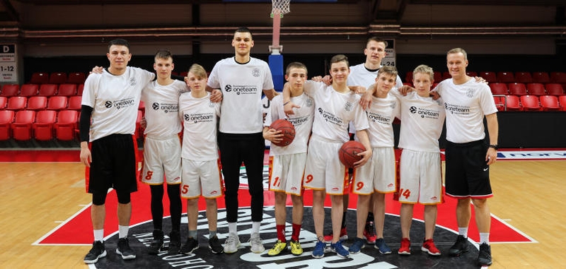 „One Team“ rungtynės Vilniuje: ant „Ryto“ komandos suoliuko – ypatingi svečiai