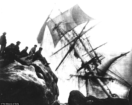 Tragedija: 1874 m. užfiksuota iš Peru į Dubliną su trąšomis plaukusio „Minnehahos“ avarija, kurioje žuvo visa laivo įgula. 