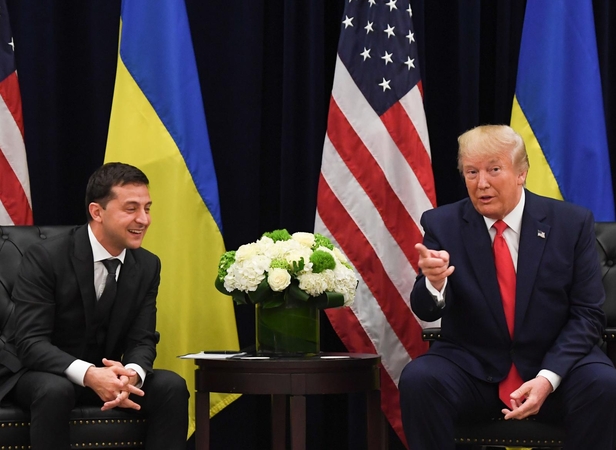 Baltieji rūmai siekė paslėpti D. Trumpo ir V. Zelenskio pokalbį?