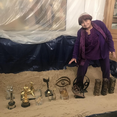 Paskutiniame filme kino legenda A. Varda atskleidžia savo kūrybos užkulisius