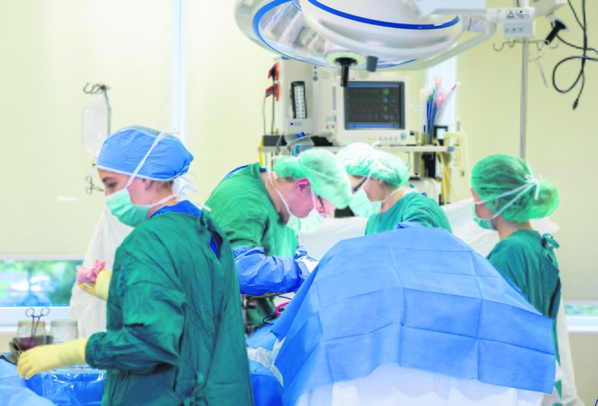 Klaipėdos universitetinės ligoninės chirurgai išoperavo retos kilmės 13 kg auglį